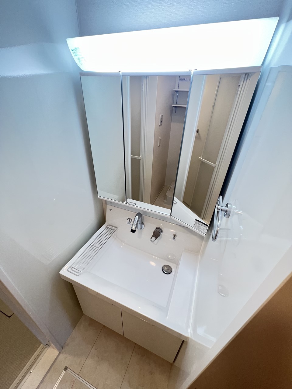 洗面設備　※同物件、別部屋の写真です。