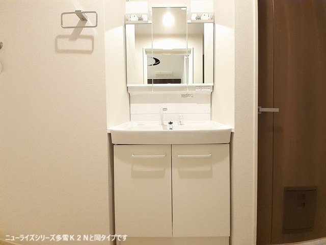 洗面設備　コンパクトで使いやすい洗面所