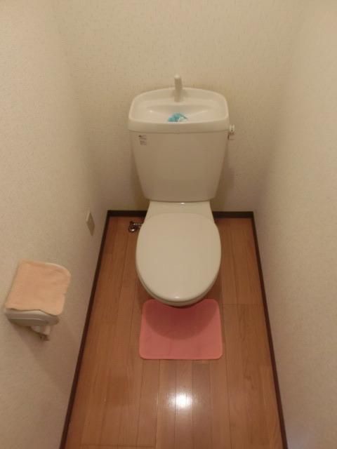 都営新宿線 船堀駅 徒歩10分 3階建 築31年のトイレ写真