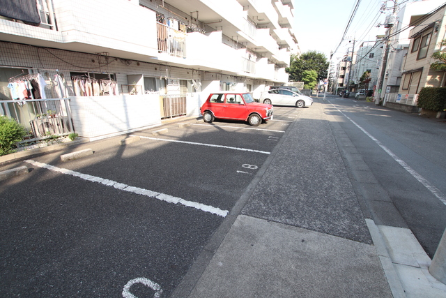 駐車場　★駐車場★（空き状況・使用料等詳細はご確認下さい）