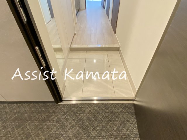 玄関　写真は同タイプの別号室です