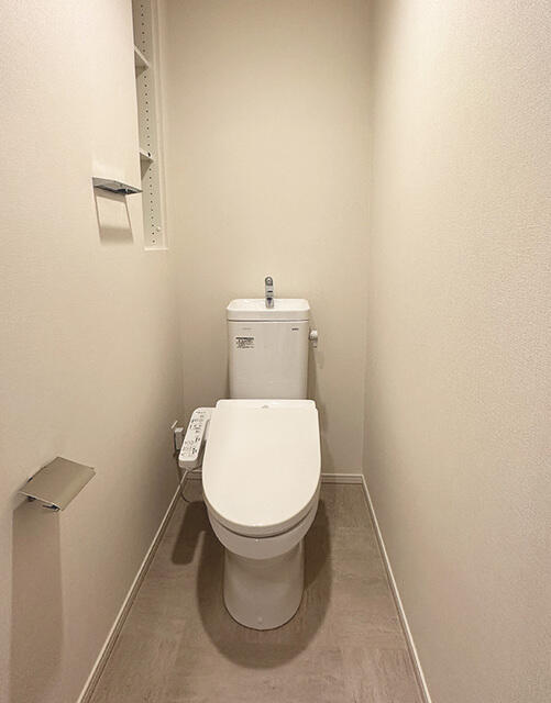 トイレ　※写真は同タイプ住戸です。