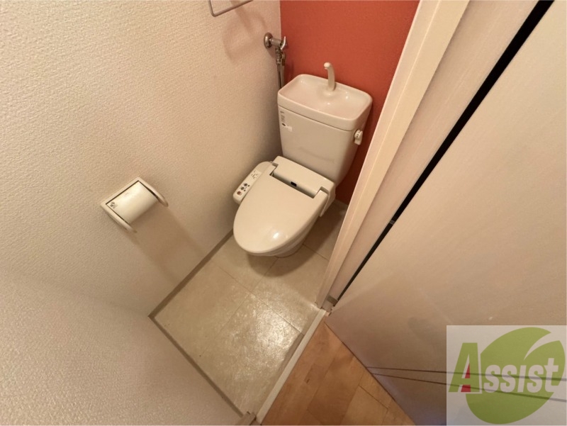 トイレ　トイレです。ウォシュレット付を探している方、おすすめです。