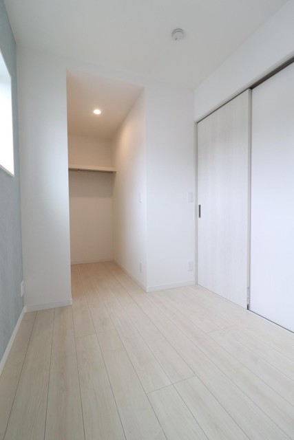 収納　同物件別部屋の写真です