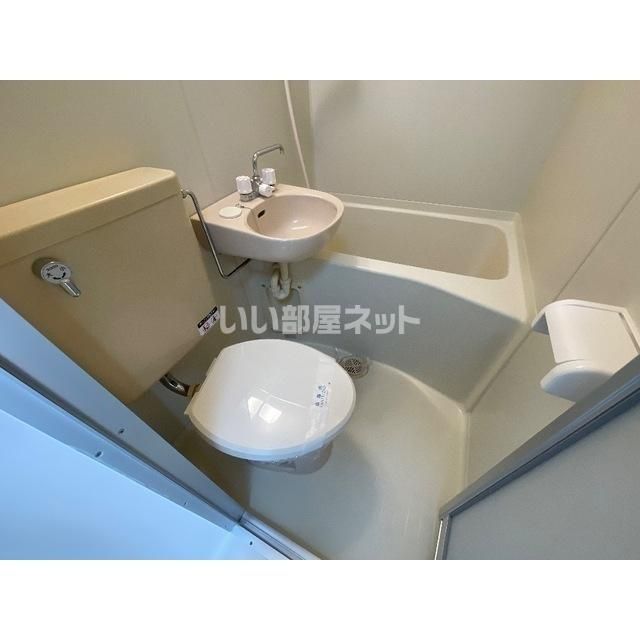 東武東上線 高坂駅 徒歩5分 2階建 築37年のトイレ写真