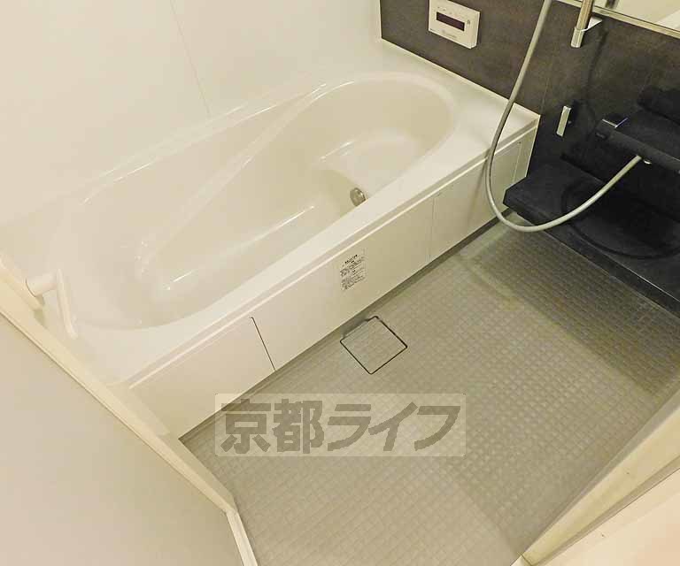 バス・シャワールーム　ゆっくり足をのばして下さい～！