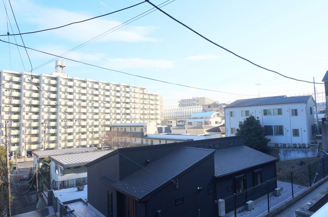 ソリッド磯子弐番館の玄関写真