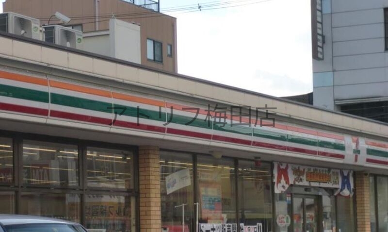 コンビニ　セブンイレブン大阪中央卸売市場西口店（コンビニ）まで178m