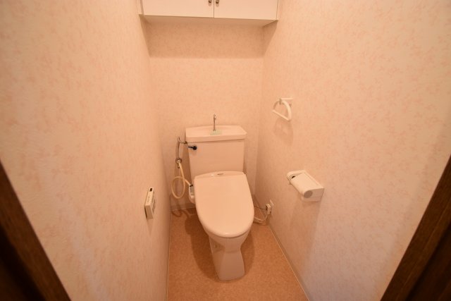 トイレ　使いやすいウォシュレットトイレです