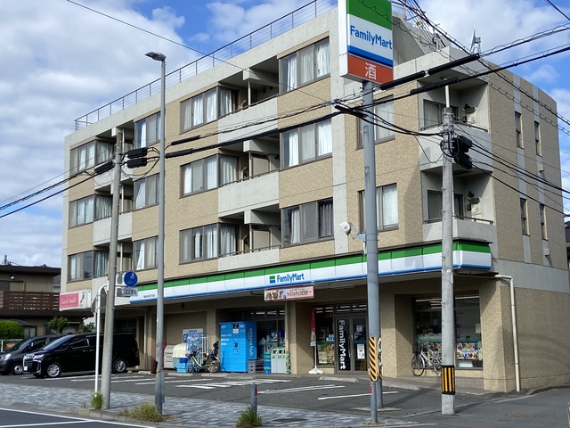 コンビニ　ファミリーマート横浜神大寺四丁目店（コンビニ）まで335m
