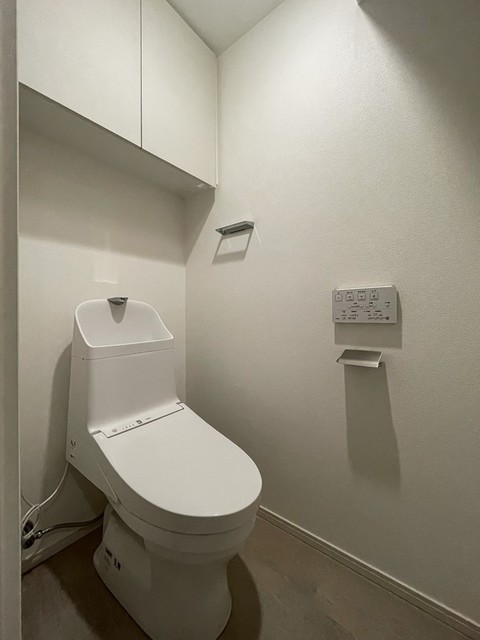 都営大江戸線 本郷三丁目駅 徒歩6分 8階建 築2年のトイレ写真