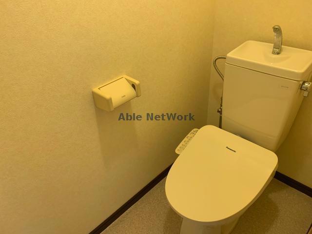 関市 2階建 築28年のトイレ写真