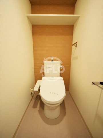 地下鉄御堂筋線 大国町駅 徒歩5分 8階建 築12年のトイレ写真