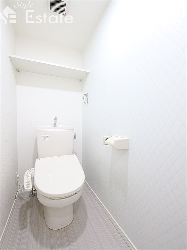 地下鉄東山線 新栄町駅 徒歩11分 2階建 築12年のトイレ写真