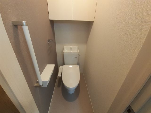 フローリア Cのトイレ写真