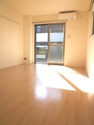 リブラ東葛西の居間写真