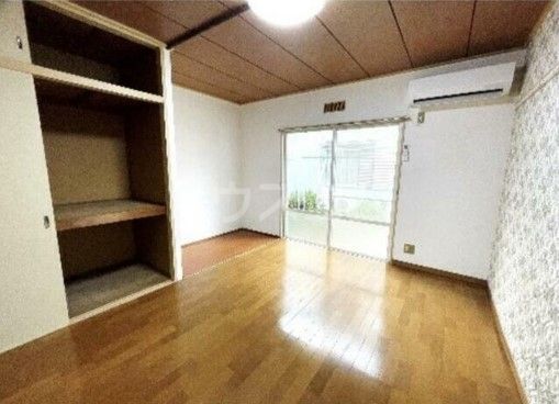 アネックス生麦の居間写真