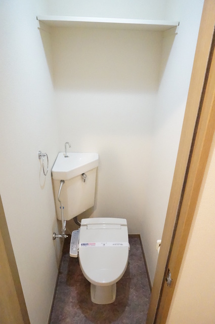 ＪＲ中央線 中野駅 徒歩9分 2階建 築32年のトイレ写真