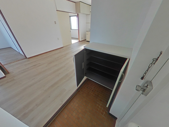 玄関　※別部屋の写真です