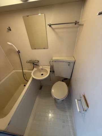 ライオンズマンション横浜伊勢佐木町のトイレ写真