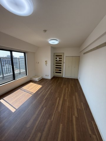 ライオンズマンション横浜伊勢佐木町の居間写真