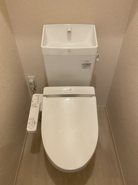 トイレ　シャワートイレ完備