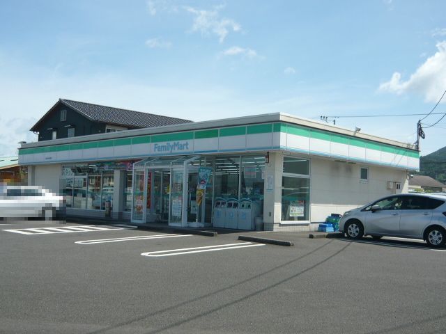 コンビニ　ファミリーマート指宿市役所前店（コンビニ）まで200m