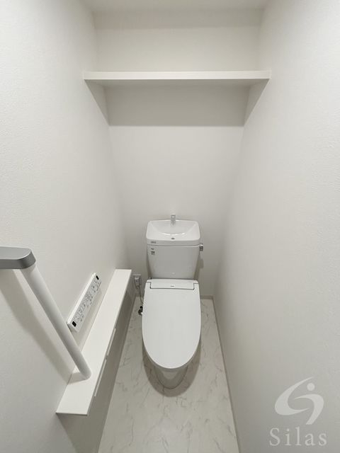 地下鉄西神・山手線 伊川谷駅 徒歩44分 4階建 築2年のトイレ写真