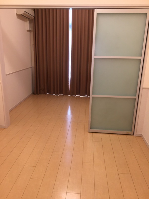 居室・リビング　反転別部屋参考写真