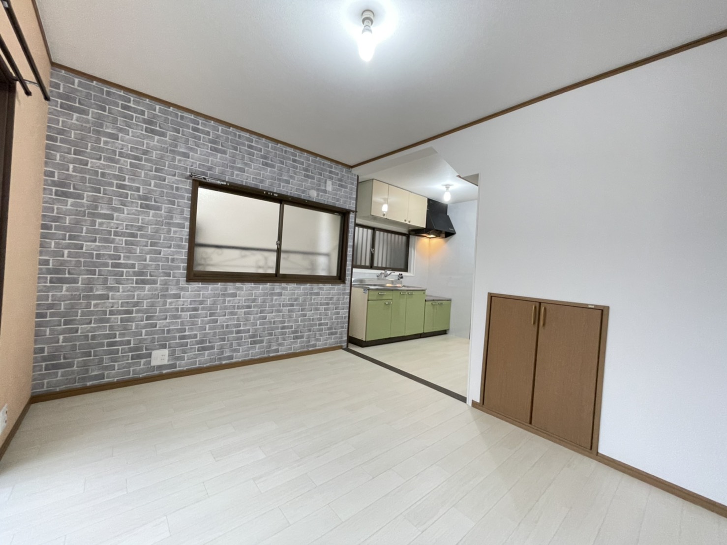 旭が丘3丁目戸建の居間写真