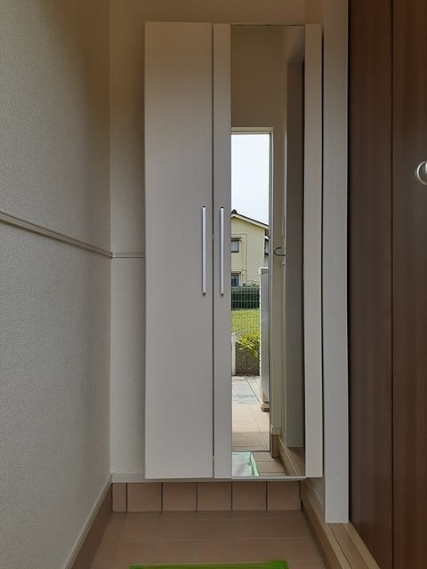 玄関　シューズＢＯＸ完備の玄関です。