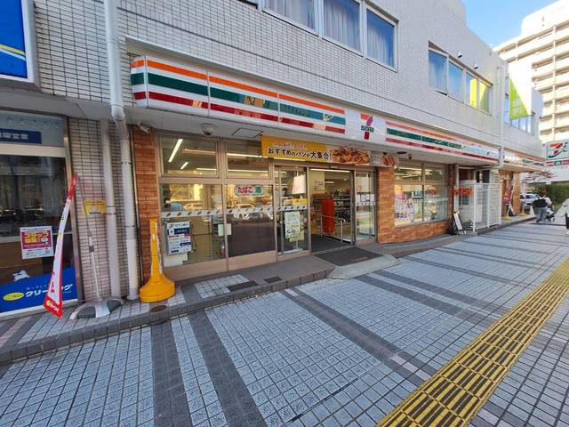 コンビニ　セブンイレブン川崎日進町店（コンビニ）まで162m