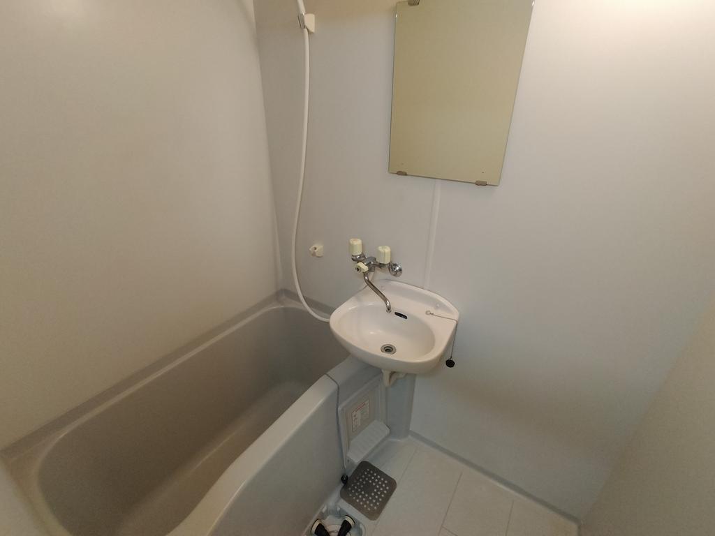 バス・シャワールーム　バス・トイレ別♪（同仕様写真）