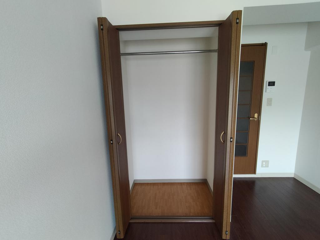 収納　クローゼット付きで収納も困りません！（同仕様写真）