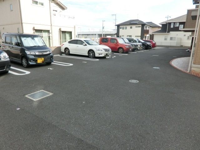 駐車場　駐車場もちろんあります。