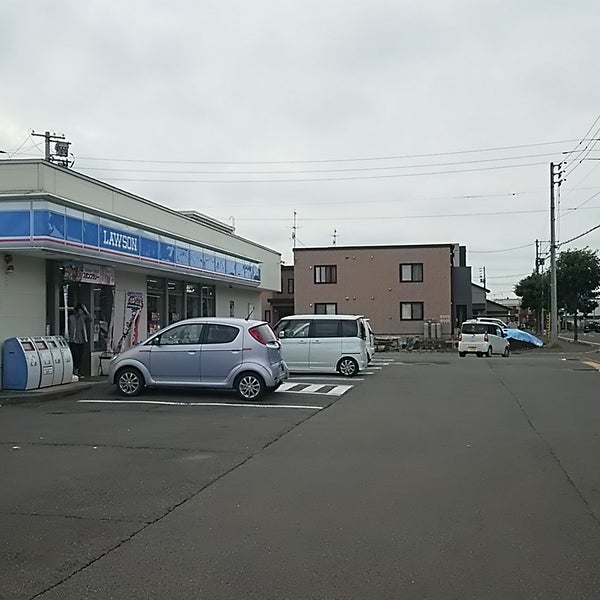 コンビニ　ローソン恵庭黄金中央店（コンビニ）まで453m