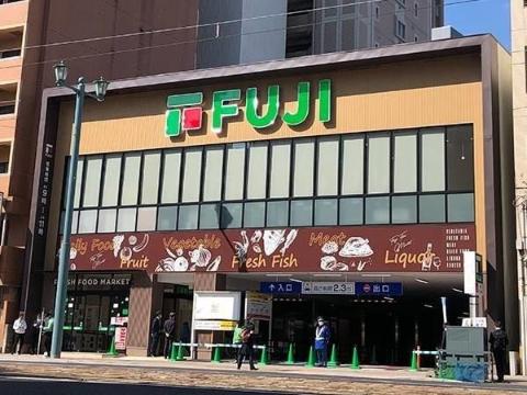 その他　フジ小網店（その他）まで427m