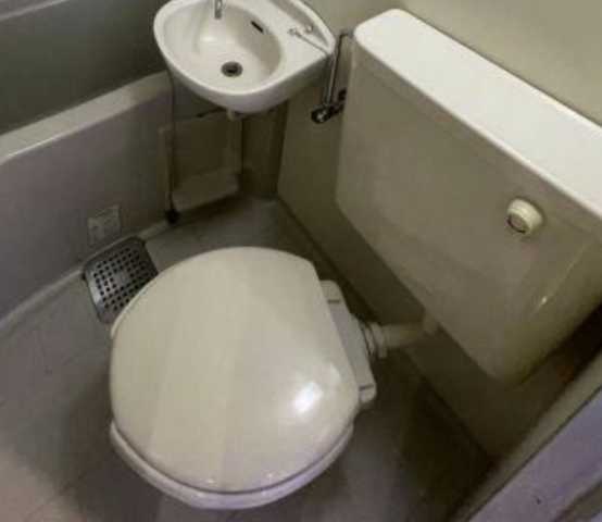トイレ　カーサ中井