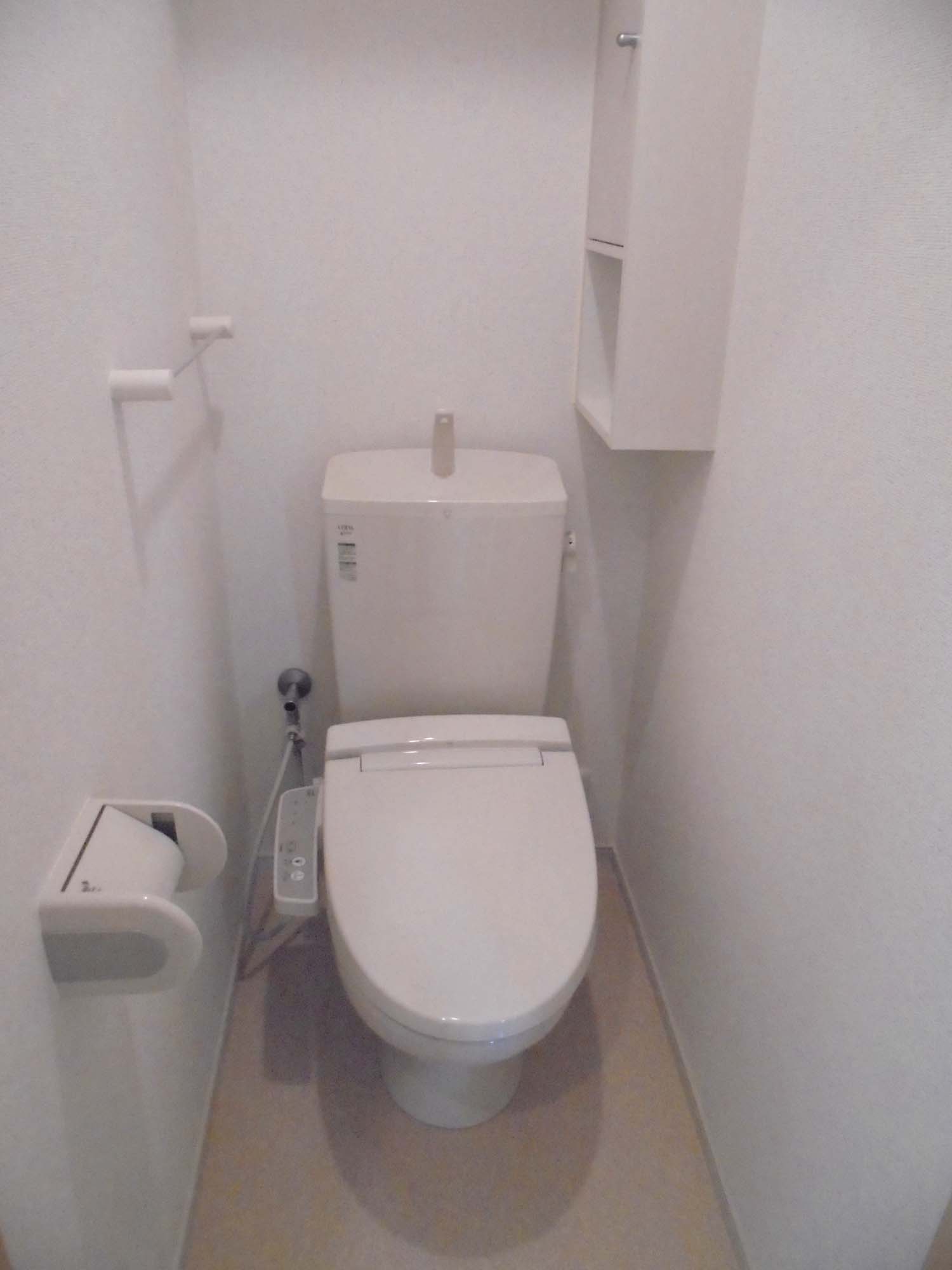 近鉄京都線 木津川台駅 徒歩7分 3階建 築12年のトイレ写真