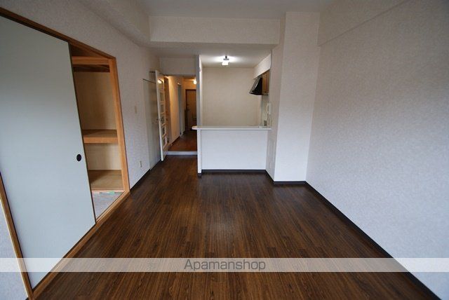 ＪＲ奈良線 黄檗駅 徒歩6分 7階建 築31年の居間写真