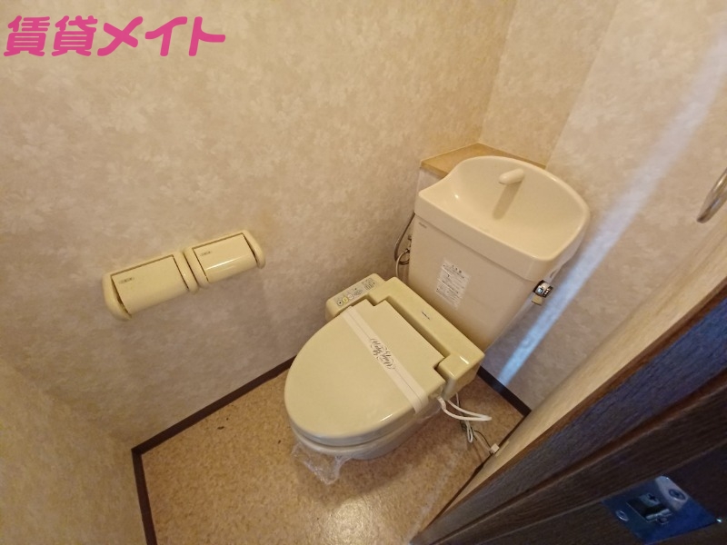 トイレ　別部屋反転画像参考
