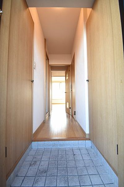 地下鉄七隈線 渡辺通駅 徒歩7分 15階建 築28年の玄関写真