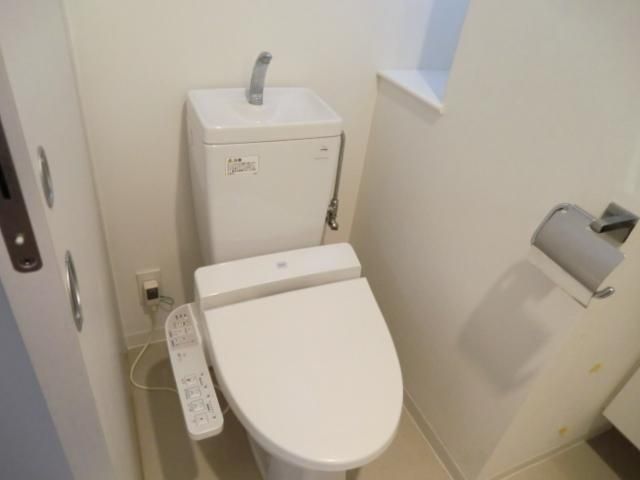 トイレ　ウォシュレット完備