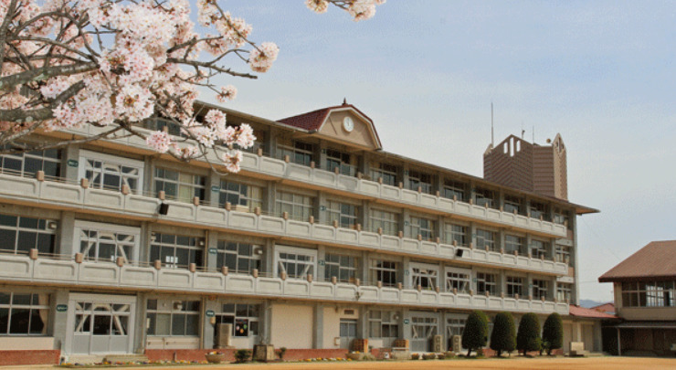 小学校　倉敷市立連島神亀小学校（小学校）まで1297m