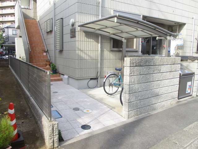 その他共有部分　屋根付きの駐輪場