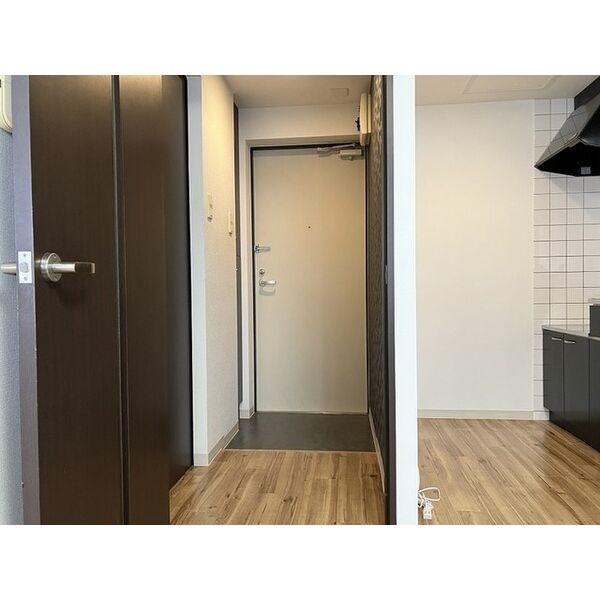 ＪＲ函館本線 琴似駅 徒歩7分 4階建 築20年の玄関写真