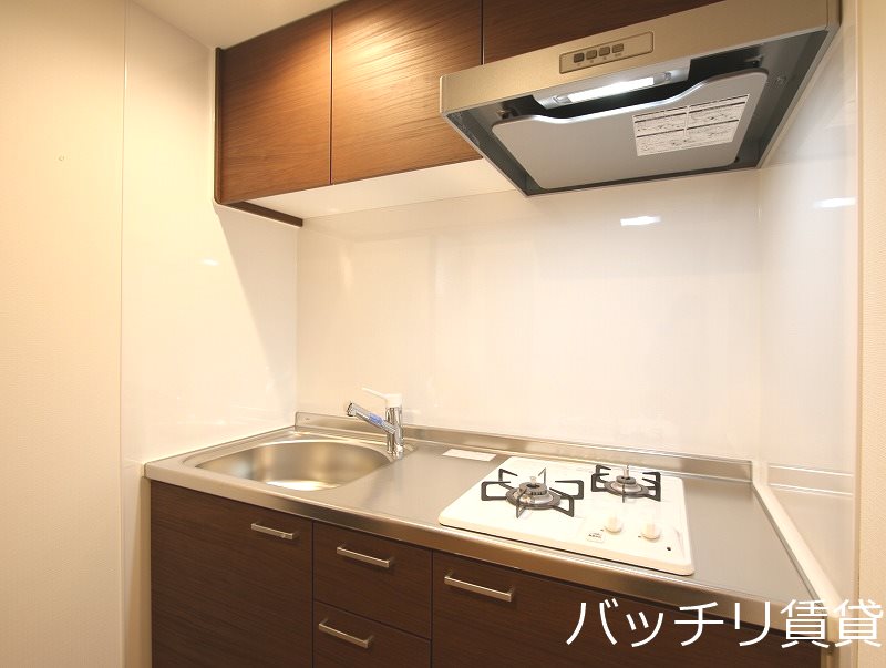 キッチン　画像は同型イメージの為、現況を優先いたします。