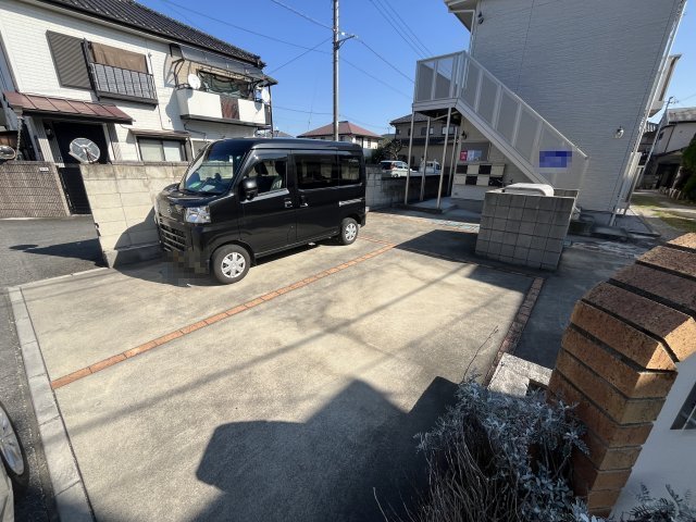 駐車場　駐車場に車を止められます