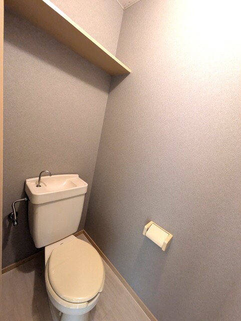 トイレ　※クリーニング前参考写真