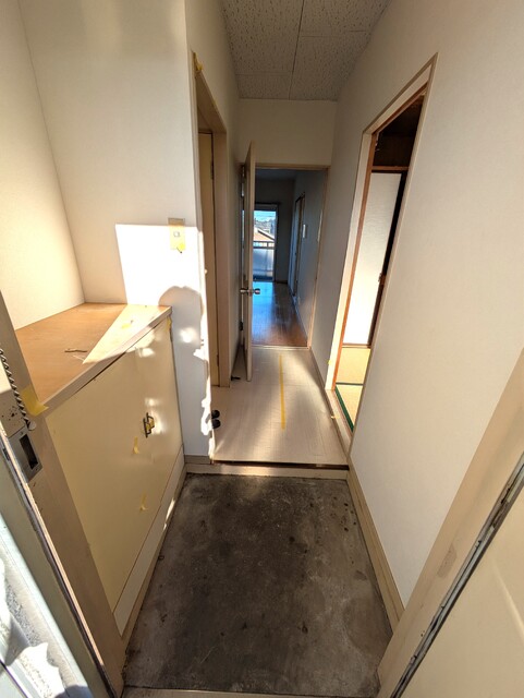 玄関　※クリーニング前参考写真
